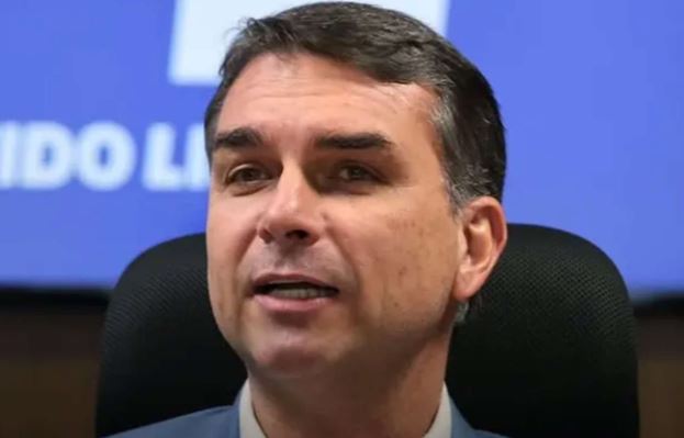 Campanha de Flávio vai à PF após falha no registro de candidatura ligada ao Missão