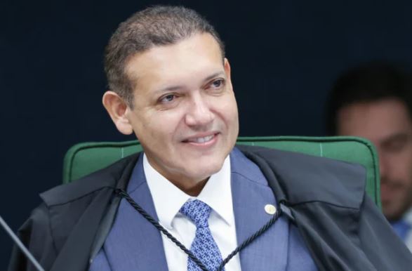 Nunes Marques derruba liberação e restringe atuação do Exército do Lula no WhatsApp