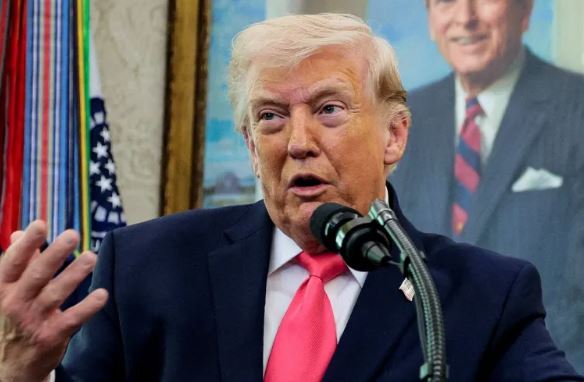 Trump afirma que vai tomar o Estreito de Ormuz do Irã e declarar área como território dos EUA
