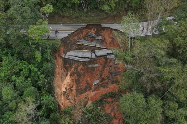 Chuvas no Paraná deixam mais de 14 mil afetados, três mortos e cidades isoladas