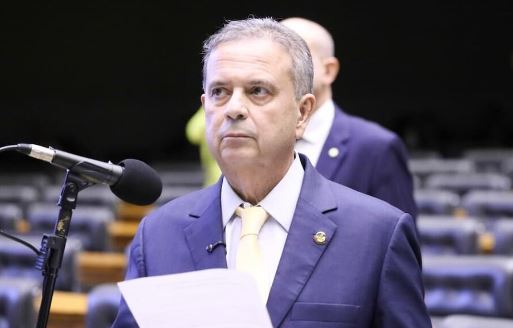 Oposição cobra o Senado, exige afastamento de Moraes e pauta impeachment na véspera de julgamento no STF