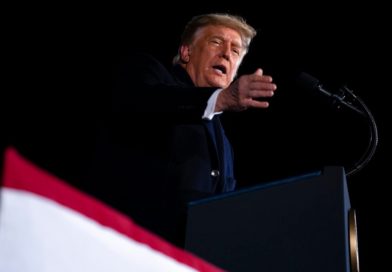 Trump elogia relação com o Brasil, ignora Lula e destaca influência eleitoral na América do Sul Trump elogia relação com o Brasil, ignora Lula e destaca influência eleitoral na América do Sul