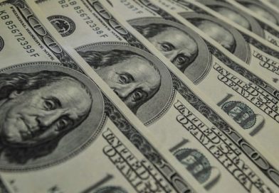 Segunda-feira de pânico no mercado financeiro tem queda expressiva na Bolsa e dólar termina o dia em alta Segunda-feira de pânico no mercado financeiro tem queda expressiva na Bolsa e dólar termina o dia em alta