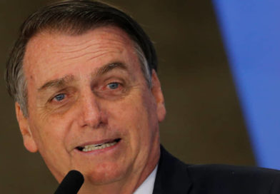 Moraes libera saída de Bolsonaro da prisão domiciliar para consulta com esposa de Flávio