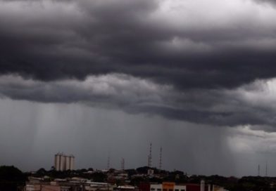 Temporal e chuvas intensas atingem Sul e Sudeste enquanto calor extremo sufoca o Centro-Oeste e Nordeste Temporal e chuvas intensas atingem Sul e Sudeste enquanto calor extremo sufoca o Centro-Oeste e Nordeste