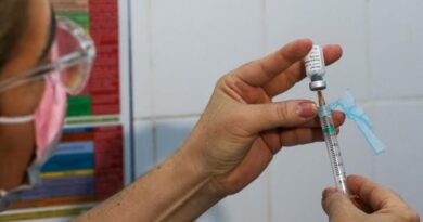 Saúde decide  amplia faixa etária de vacinação da dengue; veja o que muda