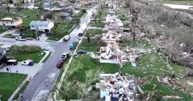 Imagens de drone mostra a extensão de danos nos EUA, após os tornados mais violentos em 50 anos