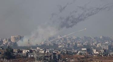 Ataque de dezenas de foguetes do Hamas atingem o Norte de Israel; vídeo