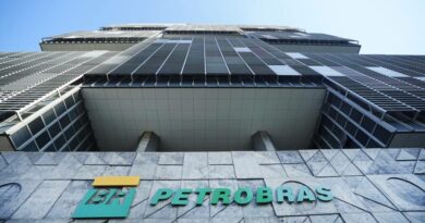 Petrobras cai 9% e perde R$ 35 bilhões em ações, após demissão de Prates
