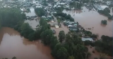Chuvas no RS: mortos já são 37, e 351 mil pessoas fora de casa; rios transbordam em quase todo estado