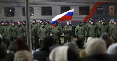 Putin mobiliza 30 mil soldados enquanto Rússia trava confronto violento com a Ucrânia perto de Kharkiv