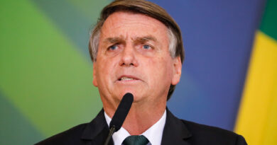 Bolsonaro apresenta evolução clínica positiva e deve deixar UTI,  boletim