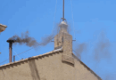 Fumaça preta marca segundo dia no Vaticano enquanto busca pelo novo papa continua