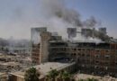 Israel sob ataque: mísseis iranianos e drones causam  destruição em hospital e deixam feridos no centro e sul do país; vídeos