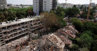 EUA afirmam que devastou  completamente as instalações nucleares do Irã; Teerã reage com bombardeios em Israel deixam mais de 70 feridos