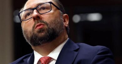 Assessor de Trump se volta contra Moraes por indiciamento de Bolsonaro e Eduardo