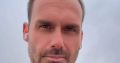 Eduardo Bolsonaro relaciona assalto a familiares à ‘perseguição’ e critica Alexandre de Moraes