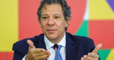 Haddad revela que encontro com secretário americano foi cancelando após suposta intervenção de Eduardo Bolsonaro