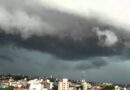 Chuva severa em Porto Alegre: cidade recebe em dois dias o que chove em um mês e tem voos cancelados em série