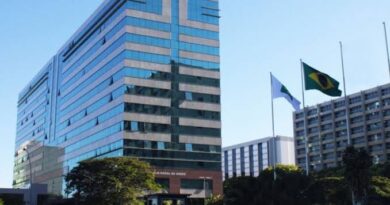 AGU defende Moraes após sanções dos EUA e repudia “intimidação”