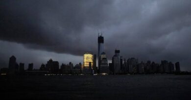 Tempestades extremas em Nova York provocam caos e inundações; estados americanos declaram estado de emergência; vídeos