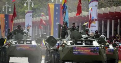 Nicolás Maduro intensifica mobilização militar diante da presença dos EUA no Caribe