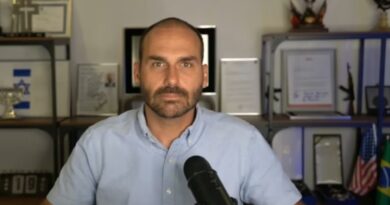 Eduardo diz que pode lançar candidatura a presidente em 2026 caso Bolsonaro fique fora da disputa