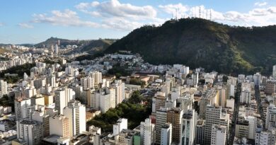 Tremor de Terra atinge Juiz de Fora MG; moradores sentem abalo e estrondo em casas e prédios.