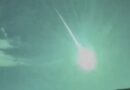 Grande meteorito rasga os céus da Indonésia e assusta moradores com enorme estrondo