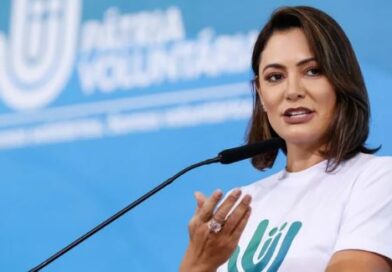 Michelle Bolsonaro defende megaoperação no Rio e dispara críticas ácidas contra Lula e PT Michelle Bolsonaro defende megaoperação no Rio e dispara críticas ácidas contra Lula e PT