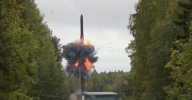 Rússia realiza grandes exercícios nucleares e testa míssil capaz de atingir os EUA sob supervisão de Putin