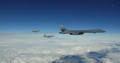 Aviso a Moscou: EUA movem bombardeiros para perto da Rússia em meio a sanções