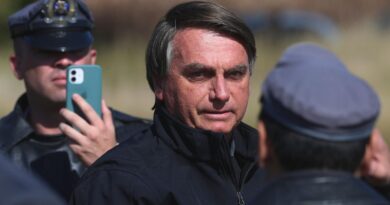 Bolsonaro recusa comida da PF, calmo e com nova rotina, aguarda julgamento crucial
