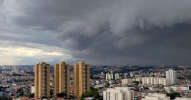 Risco de temporais: frente fria atinge o Brasil e traz chuva forte do Sul ao Sudeste