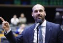 STF acolhe denúncia contra Eduardo Bolsonaro e deputado vira réu por coação