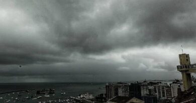 Chuva recorde em Salvador gera desabamentos e alagamentos na capital baiana