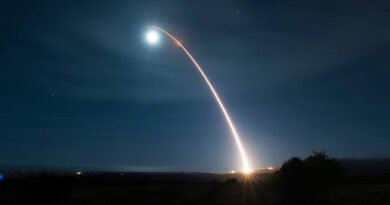 EUA testam míssil intercontinental Minuteman III e aquecem a tensão global após ordem de Trump para testes nucleares