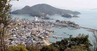 Forte terremoto no   Japão de 6.8, provoca pequeno tsunami e evacuações, após enxame sísmico