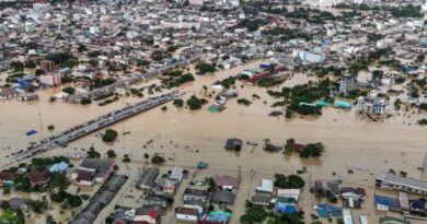 Chuva de 335mm em 24h causa o pior desastre em 300 anos no Sudeste Asiático, deixando centenas de mortos milhares de desabrigados