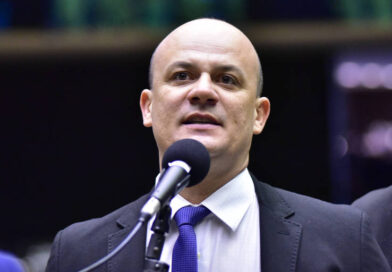 Perseguição política: oposição reage com indignação à cassação de Eduardo e Ramagem