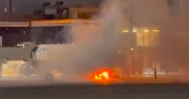 Passageiros são retirados de avião às pressas após equipamento de solo incendiar em SP; vídeos