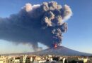 Etna explode na Sicília e lança fontes de lava a 400 metros de altura na Itália; vídeos