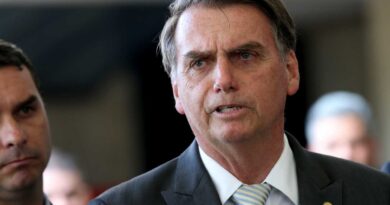 Advogados de Bolsonaro apresentam laudo médico e pedem cirurgia imediata ao STF
