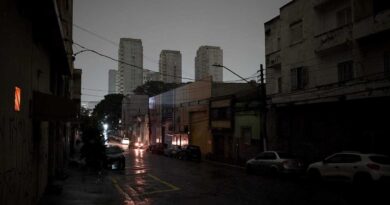 Chuva atinge SP, faz número de imóveis sem luz subir novamente; cidade sob alerta de alagamentos