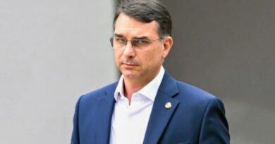 Flávio Bolsonaro viaja a Jerusalém para evento com Netanyahu