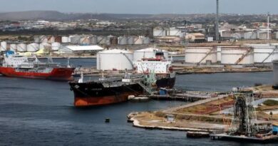 Maduro ordena escolta armada para petroleiros após cerco imposto por Trump