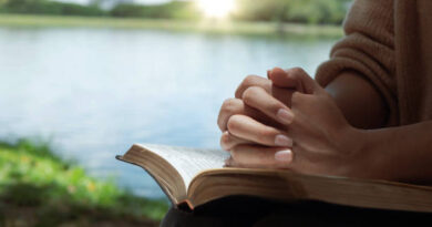 Os olhos do Senhor estão à procura de apenas um que esteja totalmente comprometido com Deus.