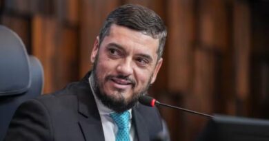 Presidente da Alerj, Rodrigo Bacellar, tem prisão revogada por ampla maioria do plenário do Rio