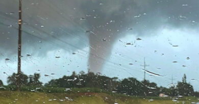 Tornado atinge cidade paraguaia a menos de 60 km da fronteira com o Paraná