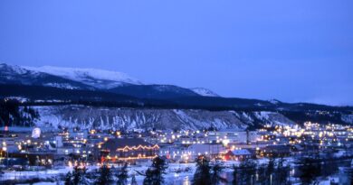 Terremoto de magnitude 7.0 abala fronteira dos EUA com Canadá; tremores são sentidos por moradores em diversas cidades